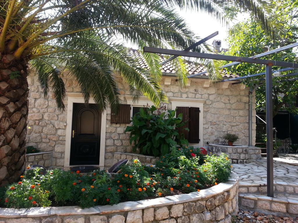 Hill Apartments Kotor Bagian luar foto