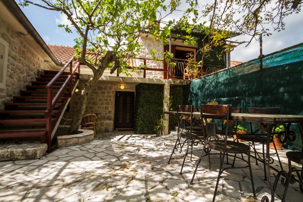 Hill Apartments Kotor Bagian luar foto