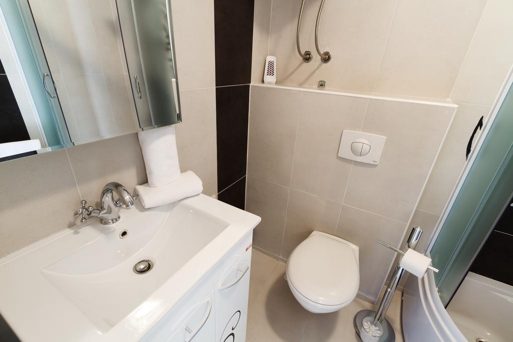 Hill Apartments Kotor Bagian luar foto