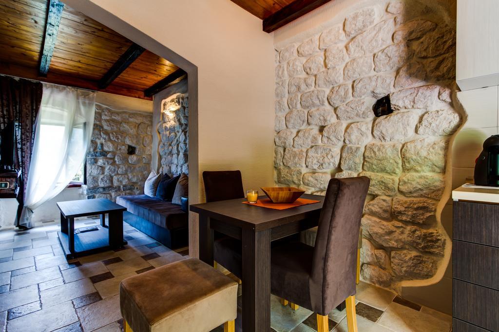 Hill Apartments Kotor Bagian luar foto