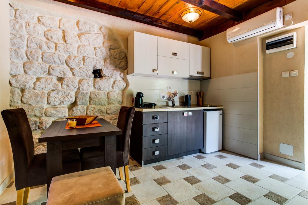 Hill Apartments Kotor Bagian luar foto