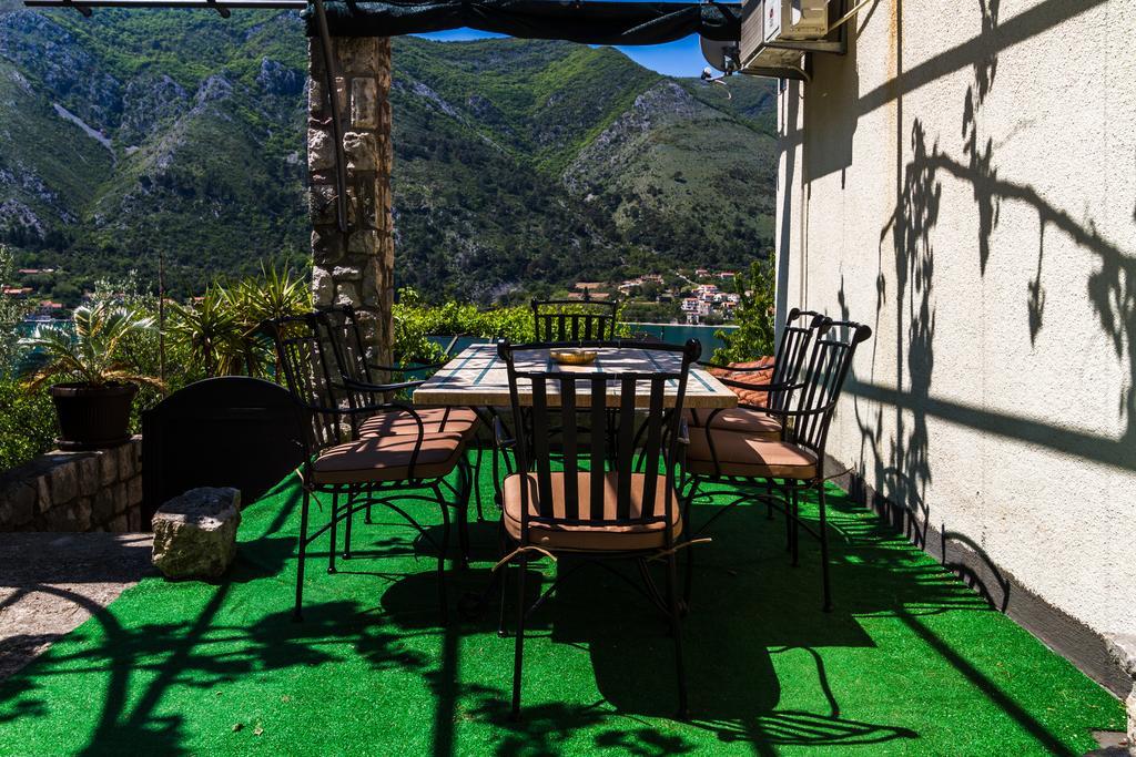 Hill Apartments Kotor Bagian luar foto